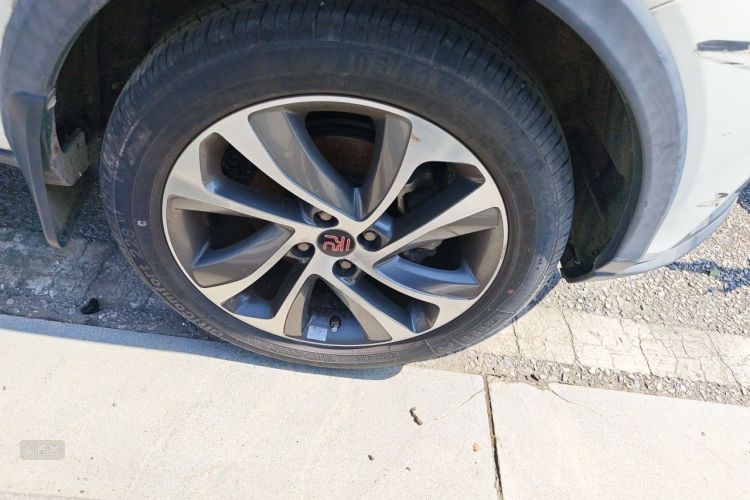BYD Yuan 2016 car image #9