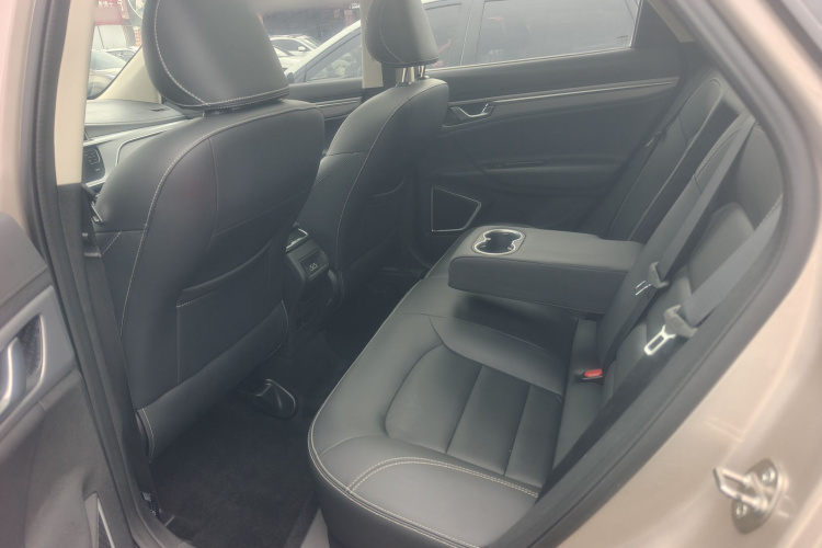 GEELY Emgrand GS 2019 car image #13