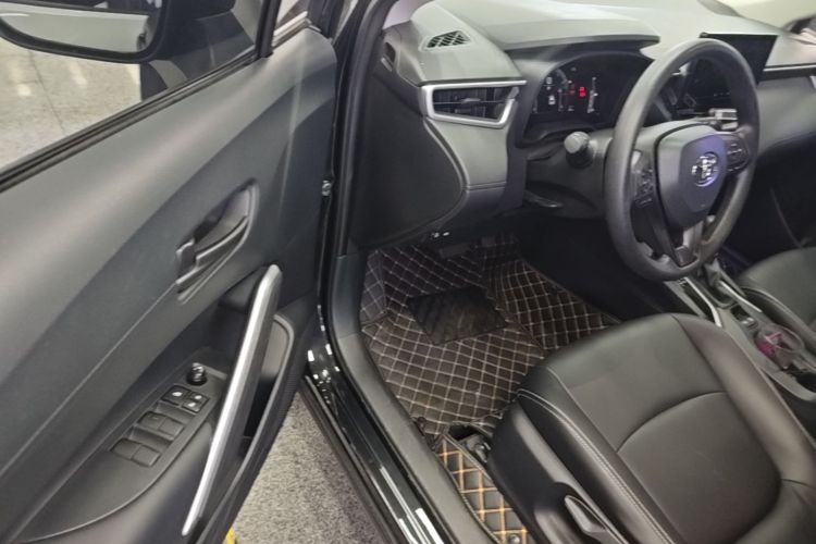 Toyota Corolla Cross 2024 car image #12