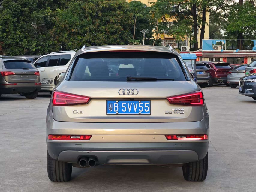 Audi Q3 2018 car image #8