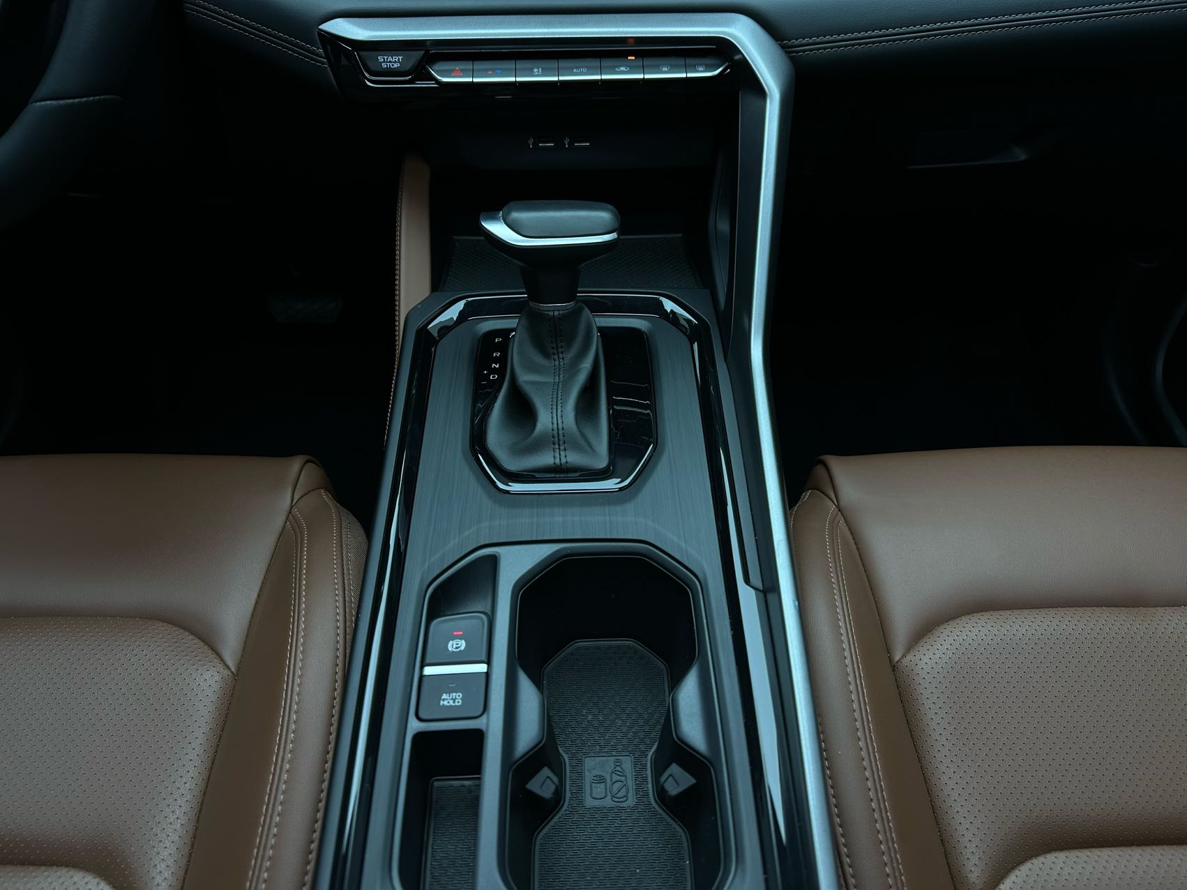 GEELY Vision X6 2023 car image #11