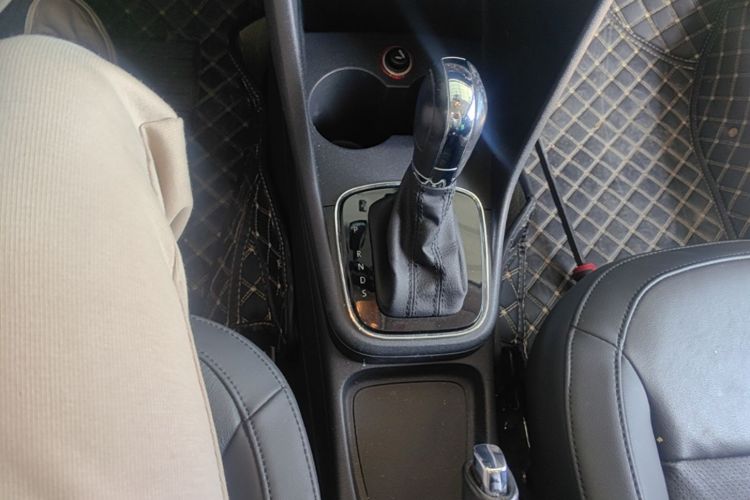 Volkswagen Polo 2017 car image #14