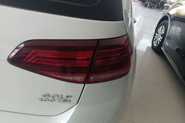 Volkswagen Golf 2020 car image #8