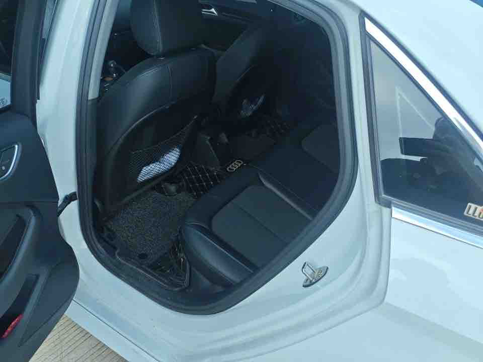 2019 image de voiture #3