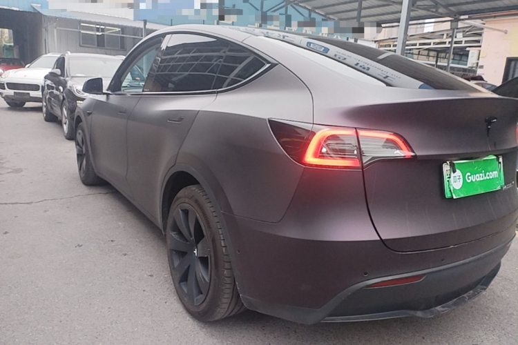 Tesla Model Y 2023 #5 Tesla Model Y 2023 صورة سيارة #5