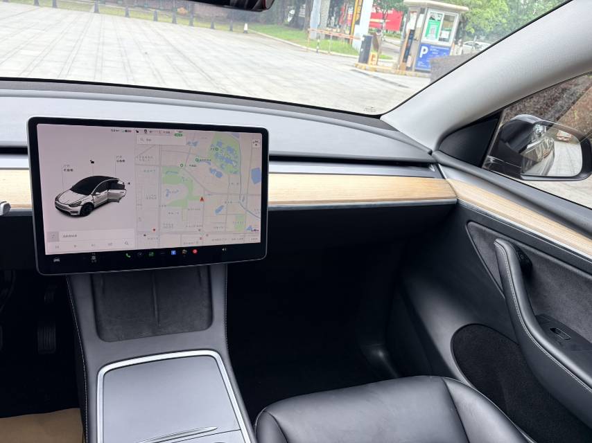 Tesla Model Y 2021 #9 Tesla Model Y 2021 car image #9