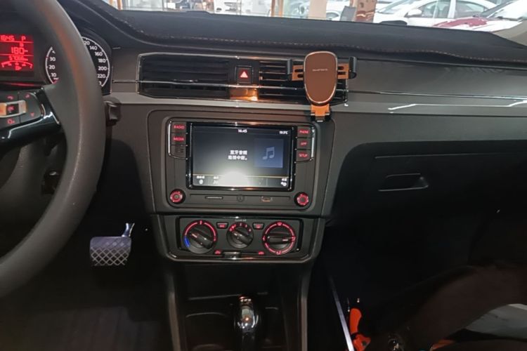 Volkswagen Santana 2019 #17 Volkswagen Santana 2019 car image #17