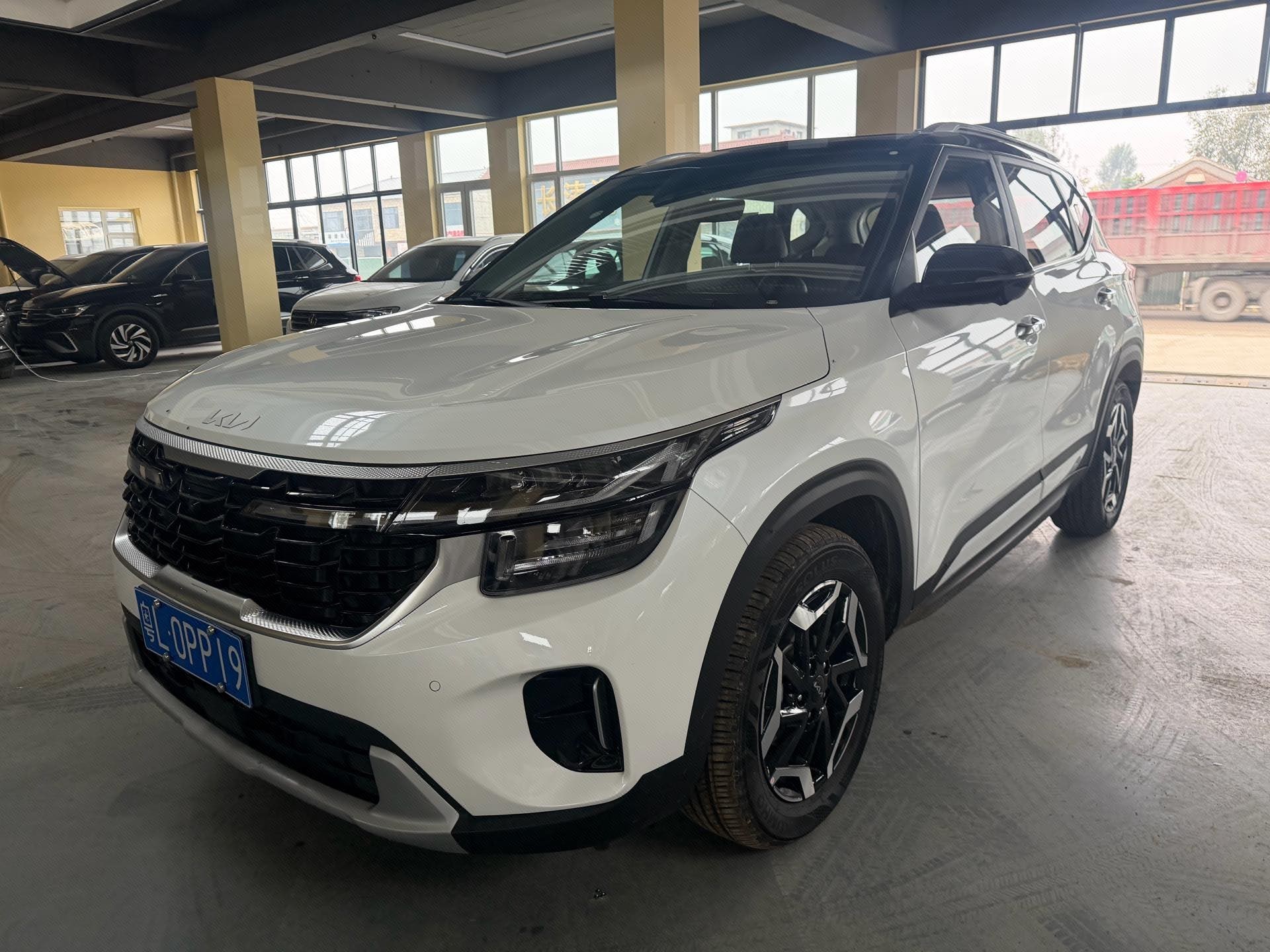 Kia Seltos 2023 car image 