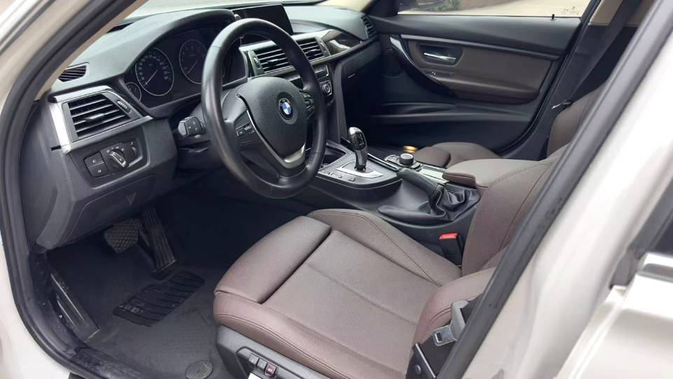 BMW 3 Series 2018 image de voiture #4