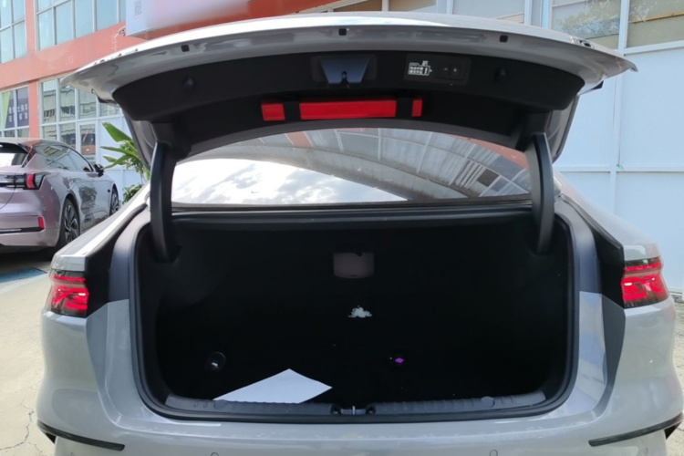 BYD Han 2024 car image #19