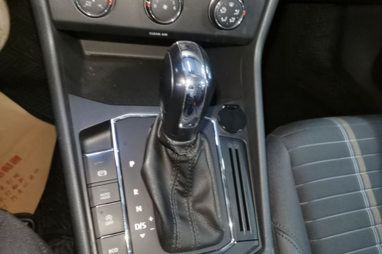 Volkswagen Lavida 2021 car image #14