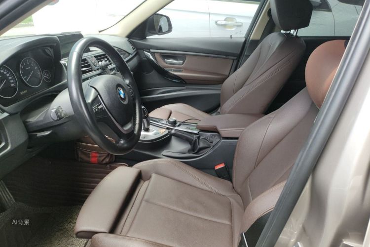 BMW 3 Series 2018 car image #17