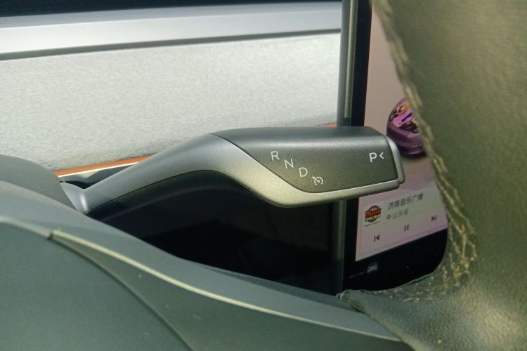 Tesla Model Y 2023 #14 Tesla Model Y 2023 car image #14