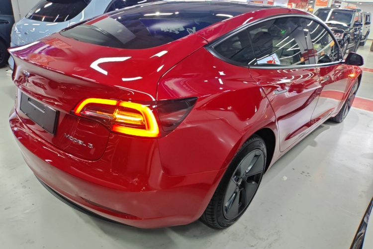 Tesla Model 3 2022 car image #5