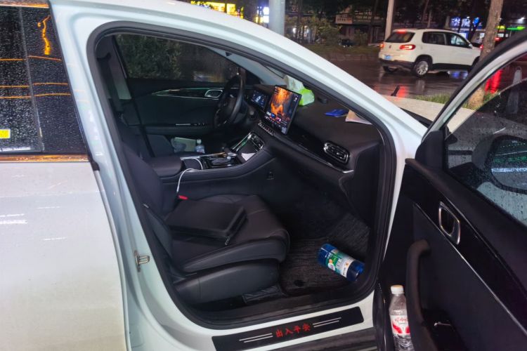 GEELY Emgrand 2026 #21 GEELY Emgrand 2026 car image #21