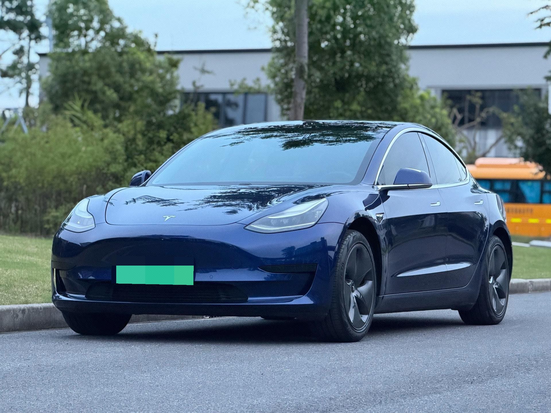 Tesla Model 3 2021 car image 
