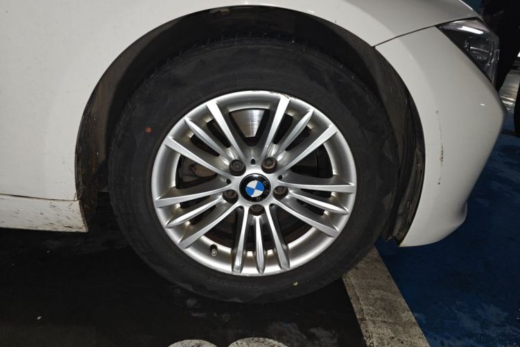 BMW 3 Series 2015 car image #9