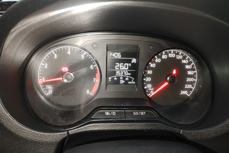 Volkswagen Polo 2019 car image #16