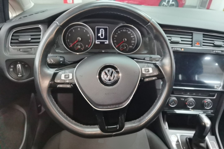 Volkswagen Golf 2020 #15 Volkswagen Golf 2020 car image #15