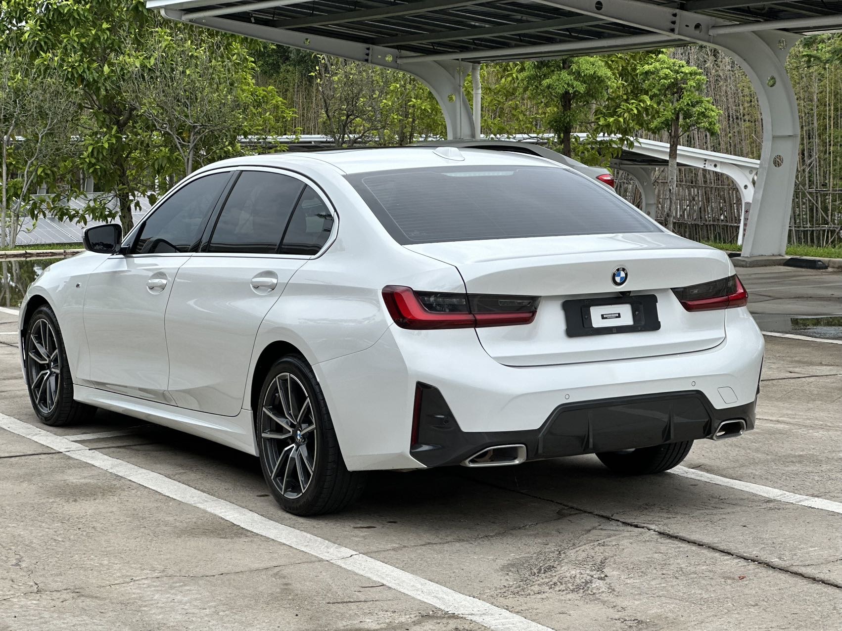 BMW 3 Series 2023 #6 BMW 3 Series 2023 car image #6