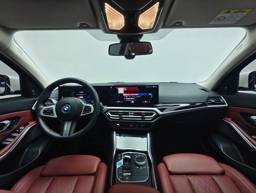 BMW i3 2023 immagine di auto #3