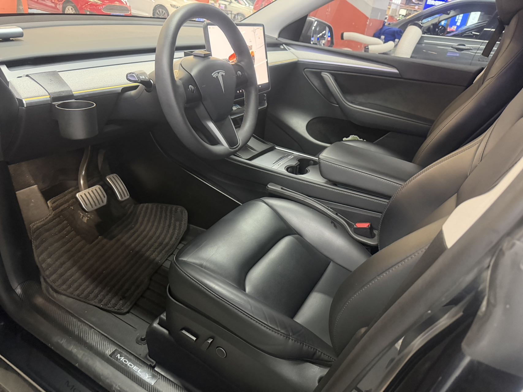 Tesla Model Y 2024 #5 Tesla Model Y 2024 car image #5