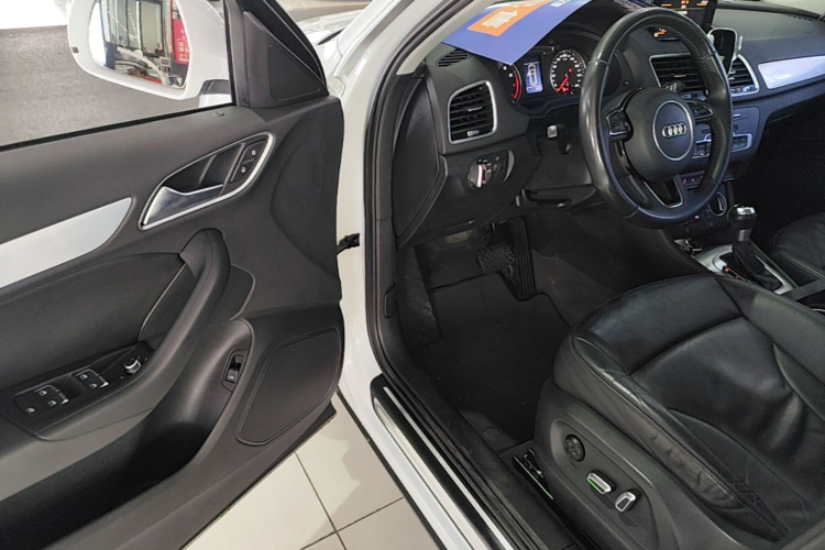 Audi Q3 2016 imagen de coche #16