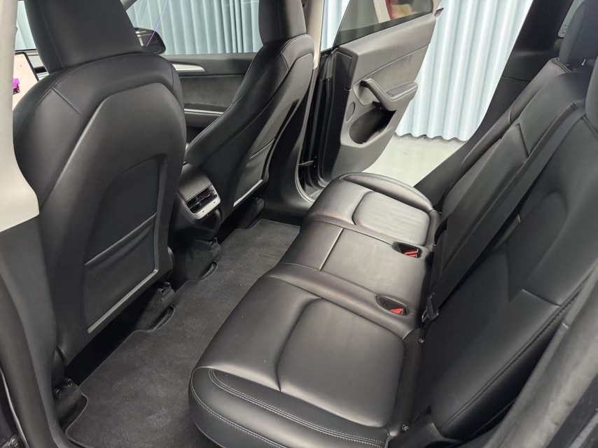 Tesla Model Y 2024 #8 Tesla Model Y 2024 car image #8