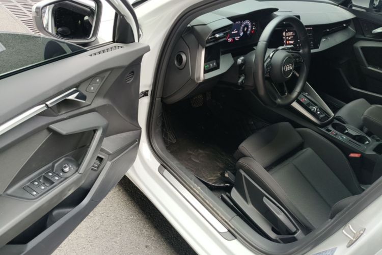 Audi A3 2023 immagine di auto #16