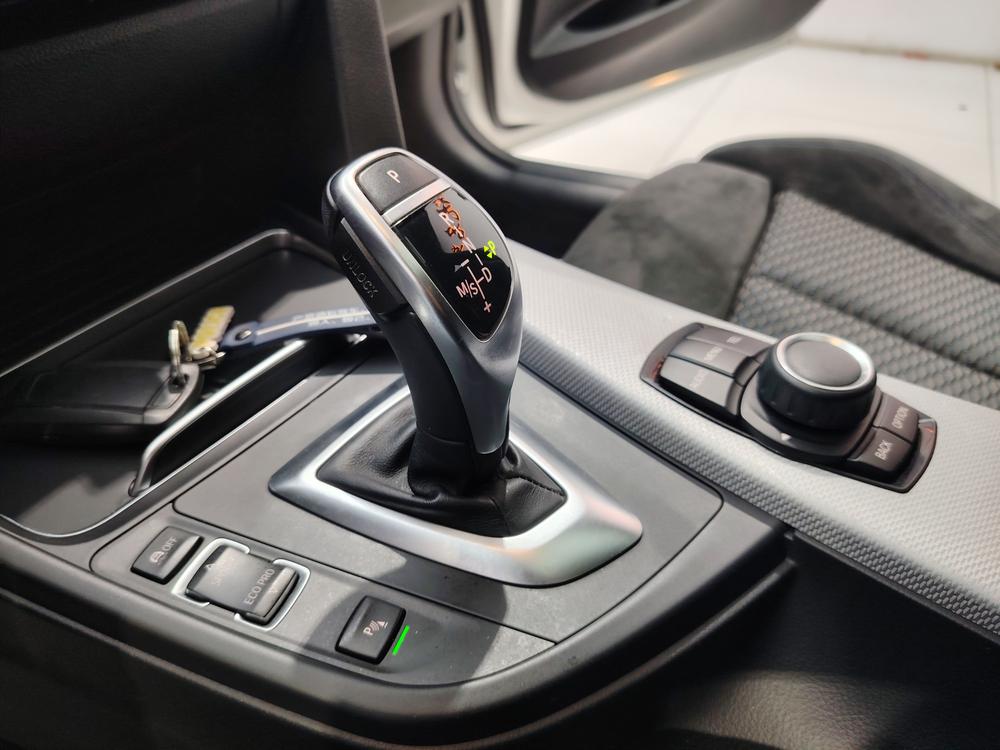 BMW 3 Series 2017 #11 BMW 3 Series 2017 car image #11