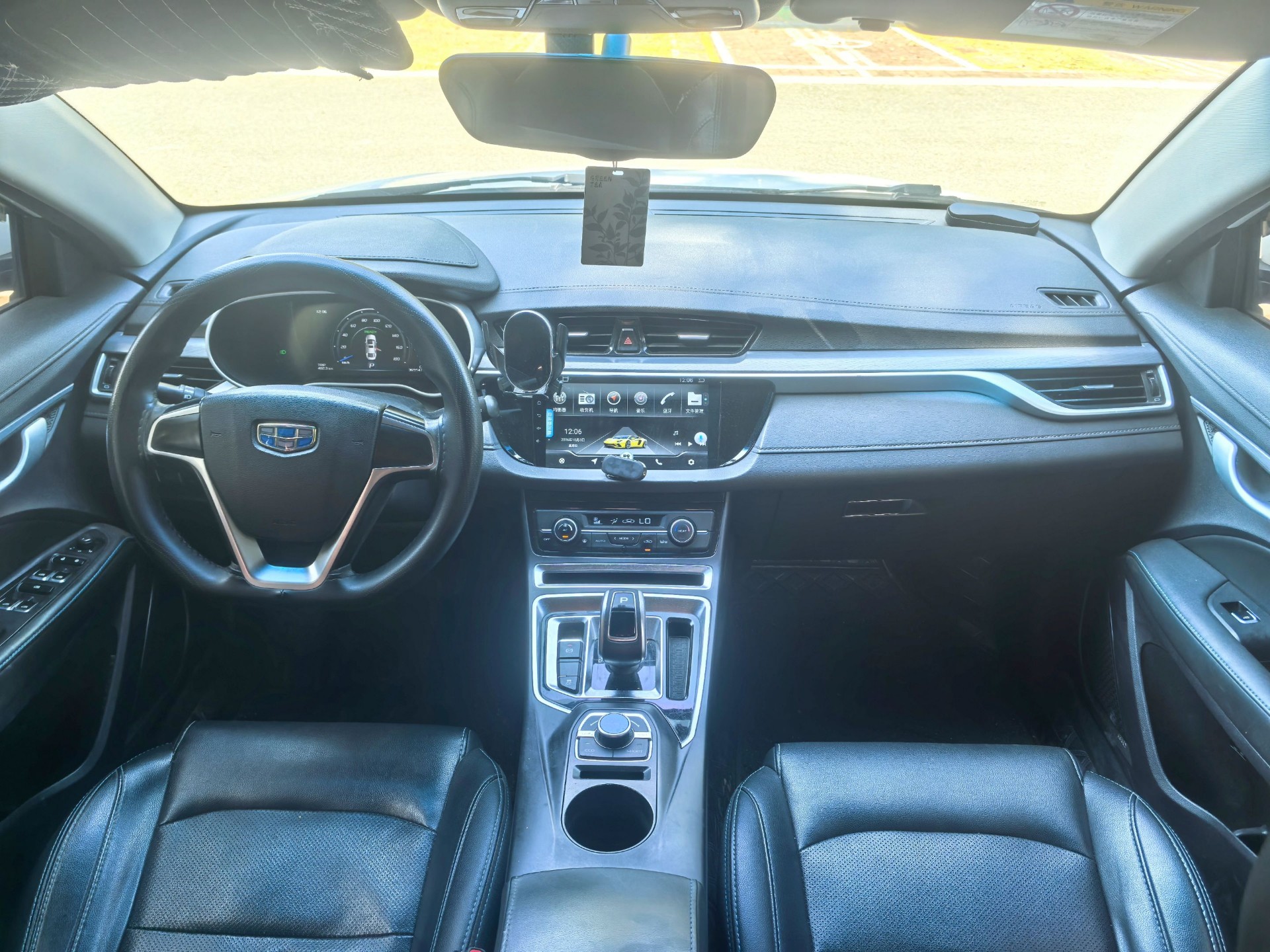 GEELY Emgrand New Energy 2019 #7 GEELY Emgrand New Energy 2019 immagine di auto #7