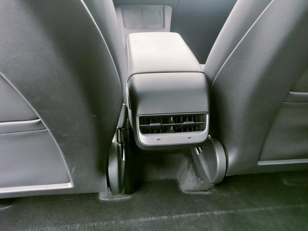 Tesla Model Y 2021 #9 Tesla Model Y 2021 car image #9