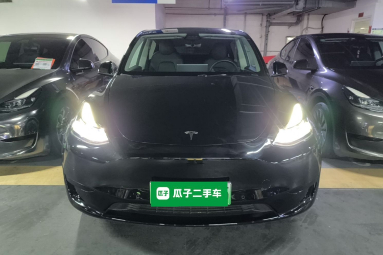 Tesla Model Y 2022 car image #3