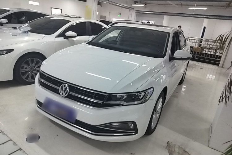 Volkswagen Bora 2020 car image #2