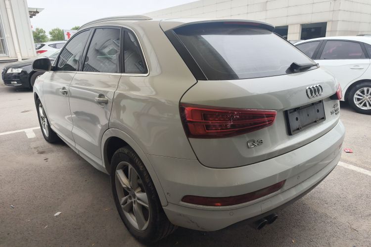Audi Q3 2017 car image #5