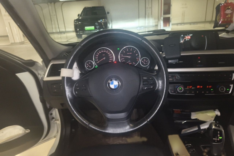 BMW 3 Series 2015 car image #15