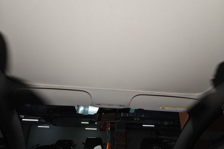 Tesla Model 3 2022 car image #16