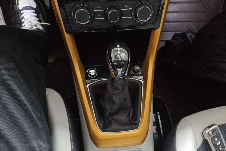 Volkswagen T-Cross 2020 immagine di auto #14