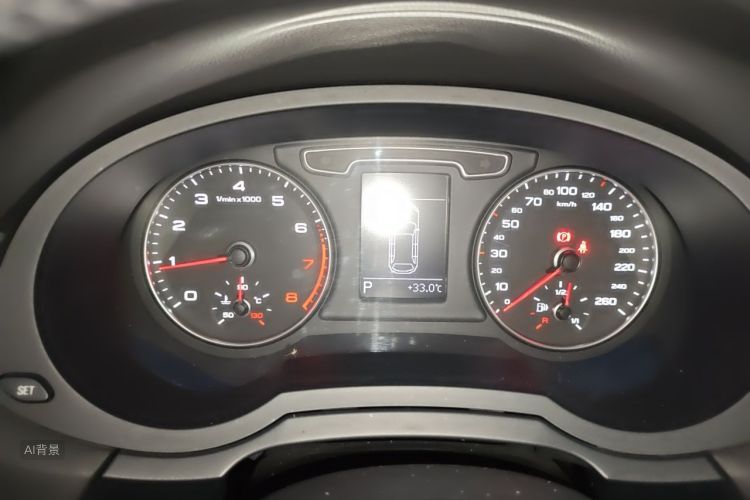 Audi Q3 2015 car image #13