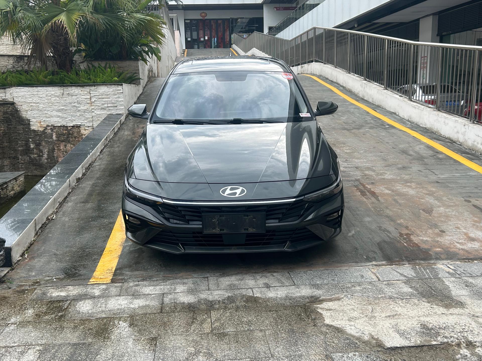 Hyundai Elantra 2023 car image #3