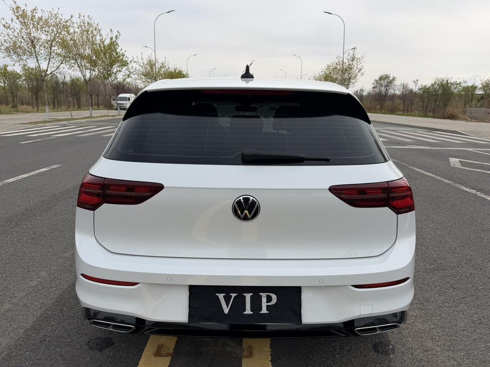 Volkswagen Golf 2022 car image #5