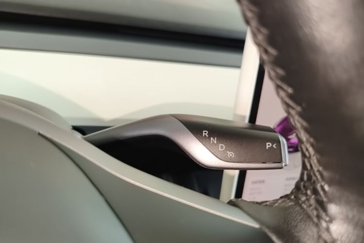 Tesla Model 3 2022 car image #14
