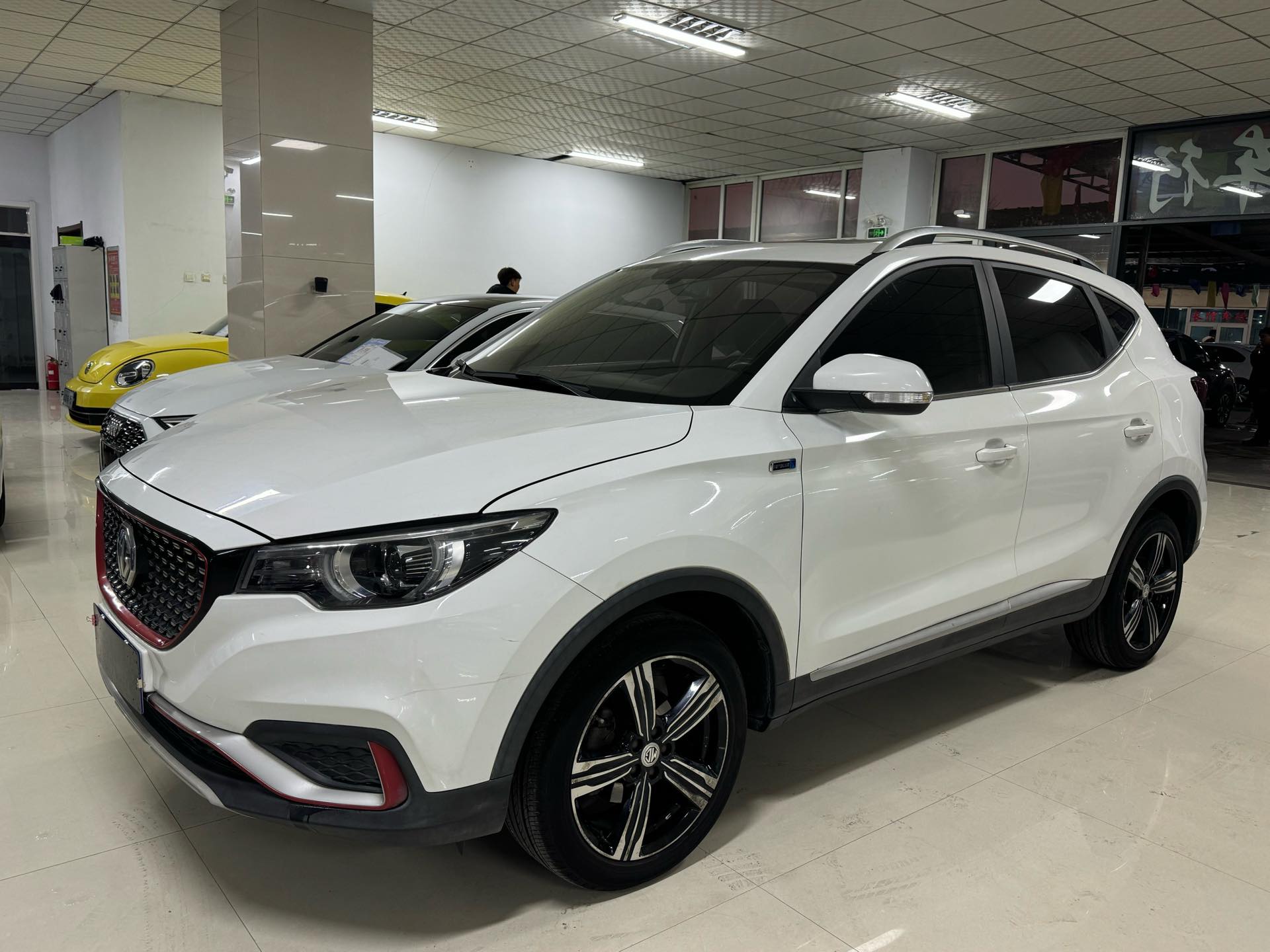MG ZS 2017 MG ZS 2017 car image
