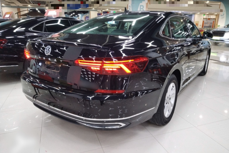 Volkswagen Passat 2024 car image #7