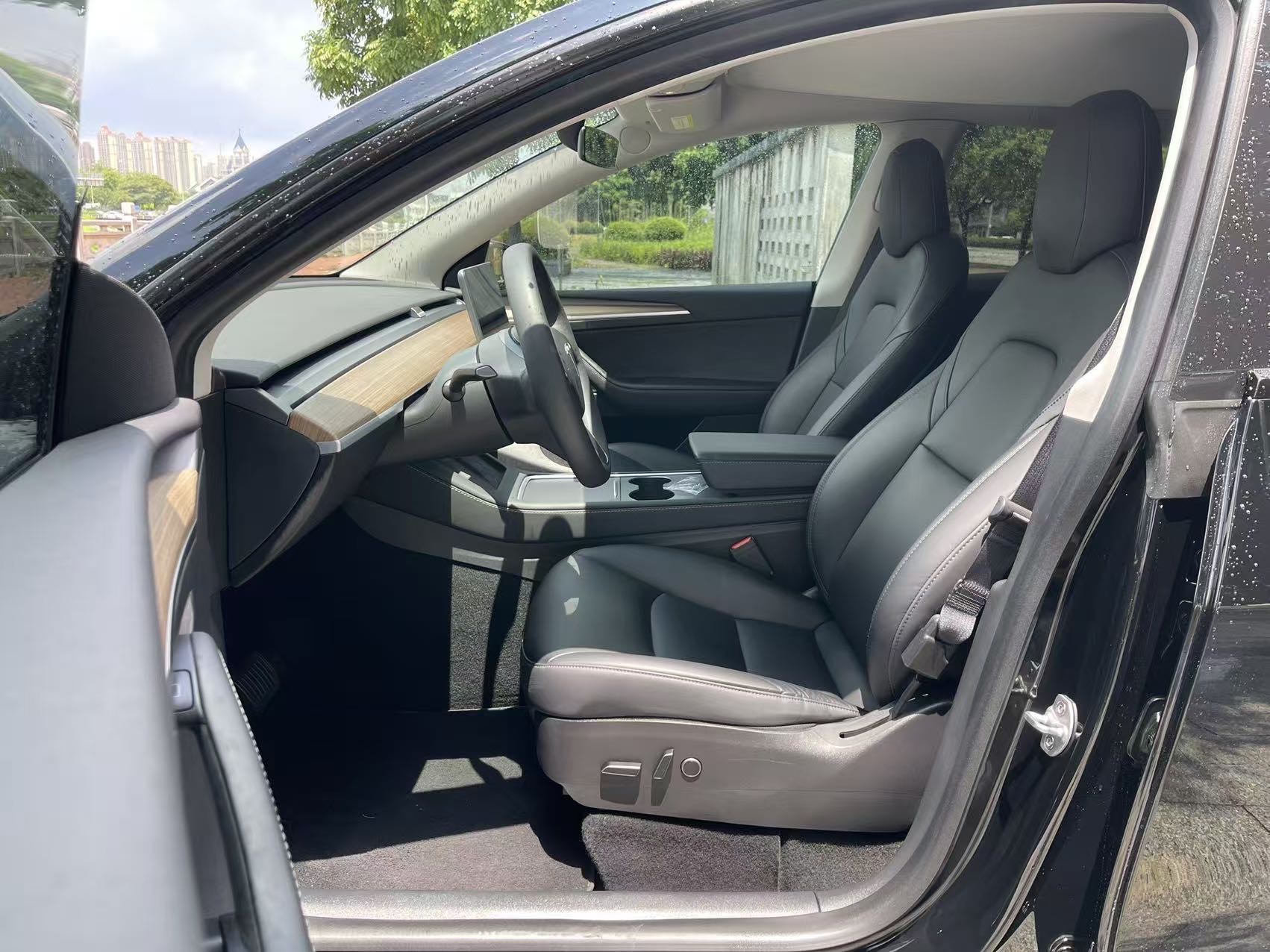 Tesla Model Y 2022 #4 Tesla Model Y 2022 car image #4