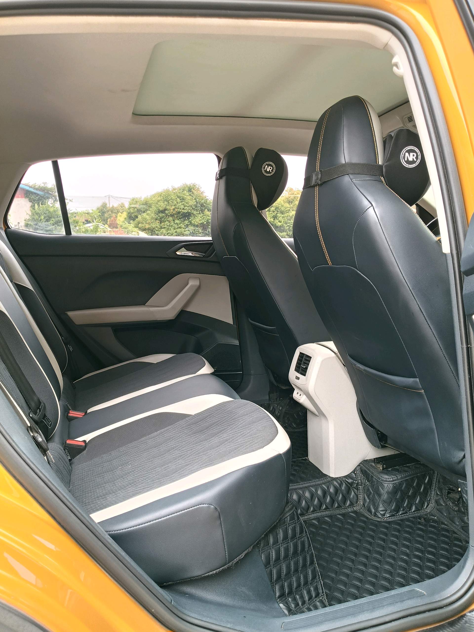 Volkswagen T-Cross 2019 immagine di auto #8