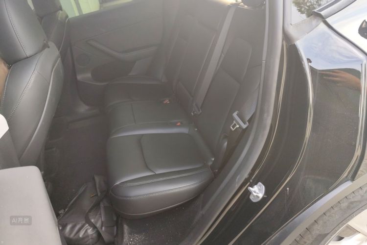 Tesla Model Y 2022 car image #19