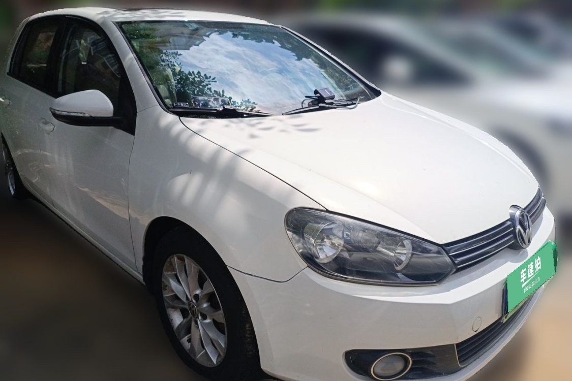 Volkswagen Golf 2012 car image #2