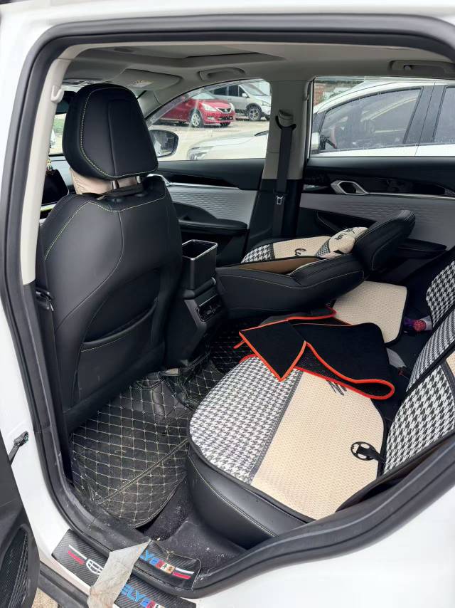 GEELY Coolray 2024 imagen de coche #4