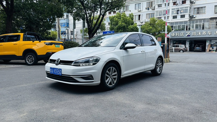 Volkswagen Golf 2018 car image 